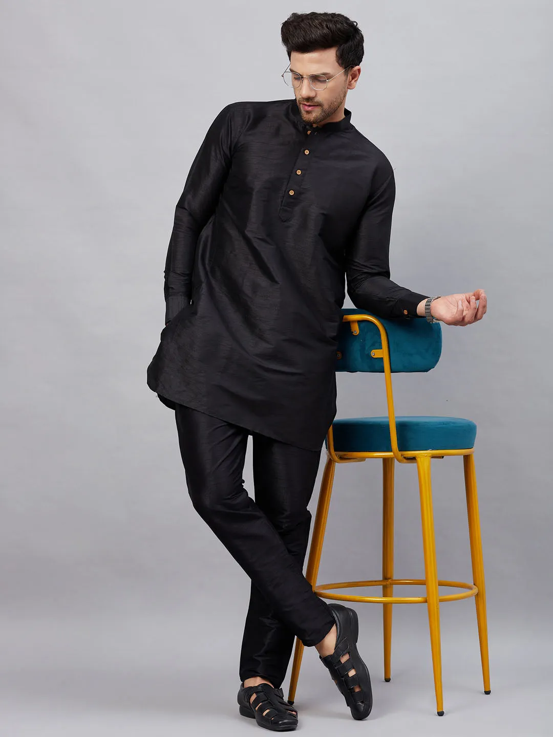 VASTRAMAY Men's Black Silk Blend Kurta Set
