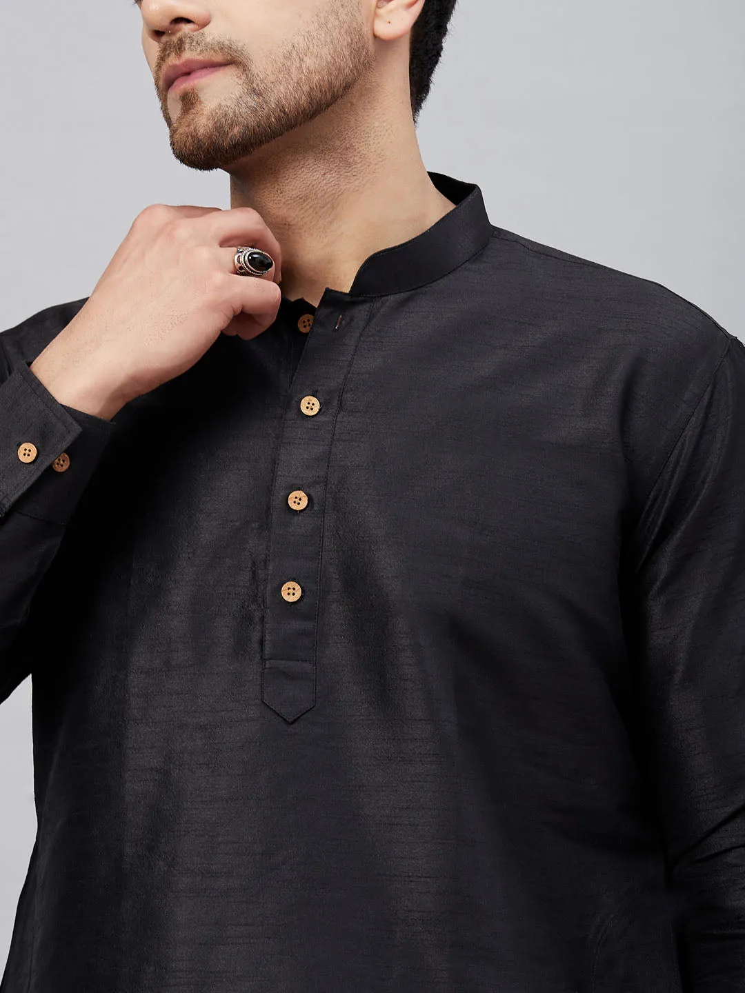 VASTRAMAY Men's Black Silk Blend Kurta Set